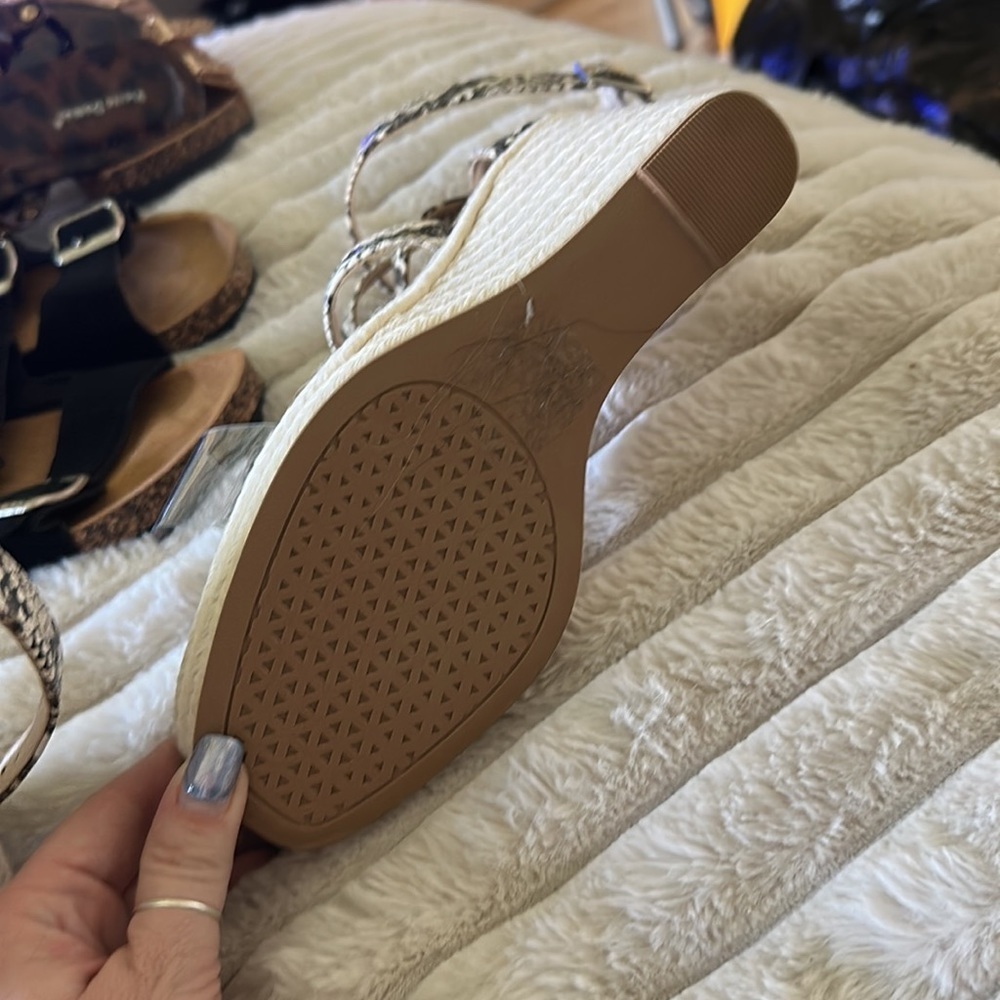 Size 7 strappy  snake wedge - Picture 5 of 8